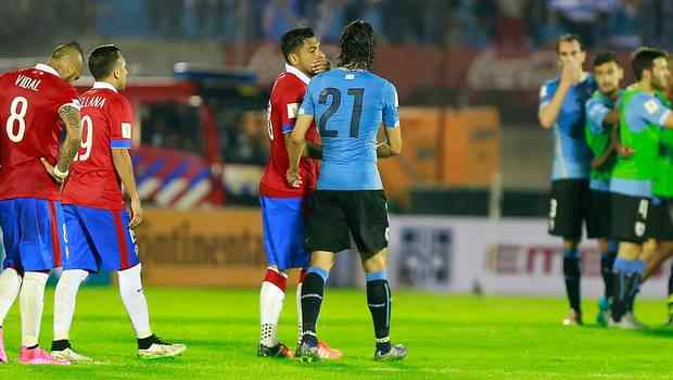 Cavani  reveló qué fue lo que le dijo Jara al finalizar el partido entre Chile y Uruguay