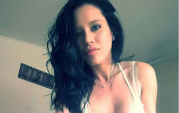 ¡Foto! Angie Alvarado se luce en Instagram  luciendo espectacular bikini rojo