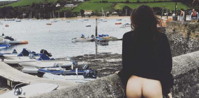La nueva moda en Instagram es enseñar las nalgas en lugares hermosos