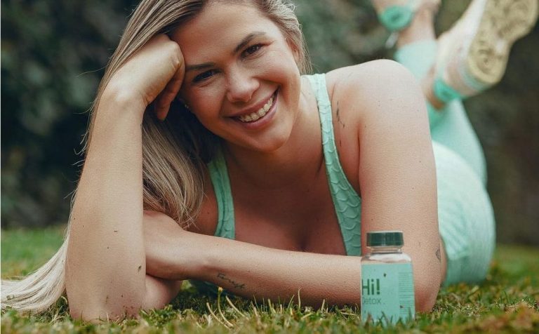 ¿Se le ve mal? Critican a Laura Prieto luego de posar con ajustadísimo body