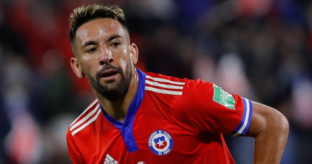 ¡A los besos! Con esta fotografía se confirma el nuevo romance de Mauricio Isla