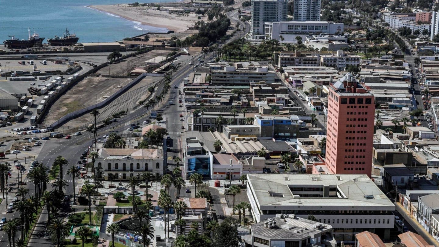 Antofagasta, Pucón y otras 11 comunas retroceden en el Plan Paso a Paso
