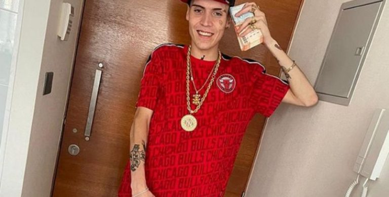 «Ya todos se habían ido»: Marcianeke llegó tres horas tarde a un show en Quillota y el evento se canceló