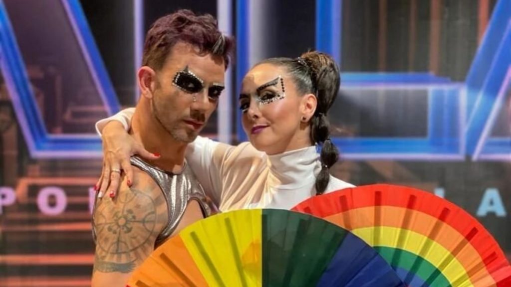 «Estamos bailando de a tres»: Querido Participante de «Aquí se Baila» anuncia su embarazo en pleno programa