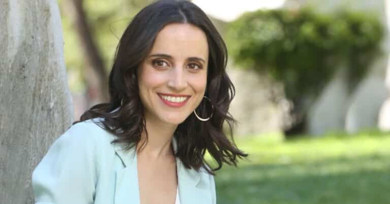 «Están saliendo hace un par de meses»: Revelan romance de Camila Hirane con conocido actor chileno