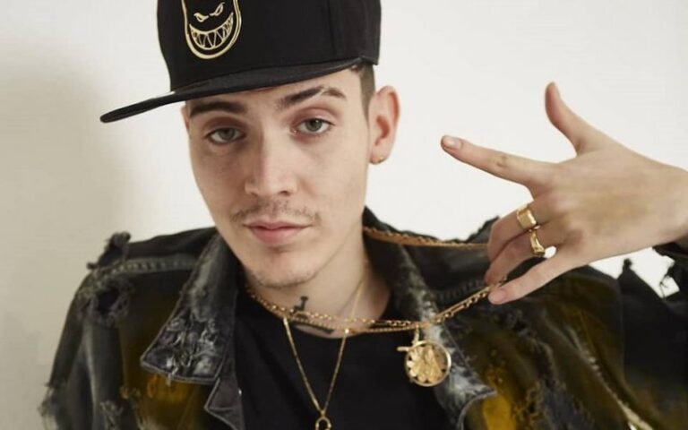 “No pude aguantar más el dolor”: Marcianeke  preocupa a sus seguidores  tras subir fotos en el hospital