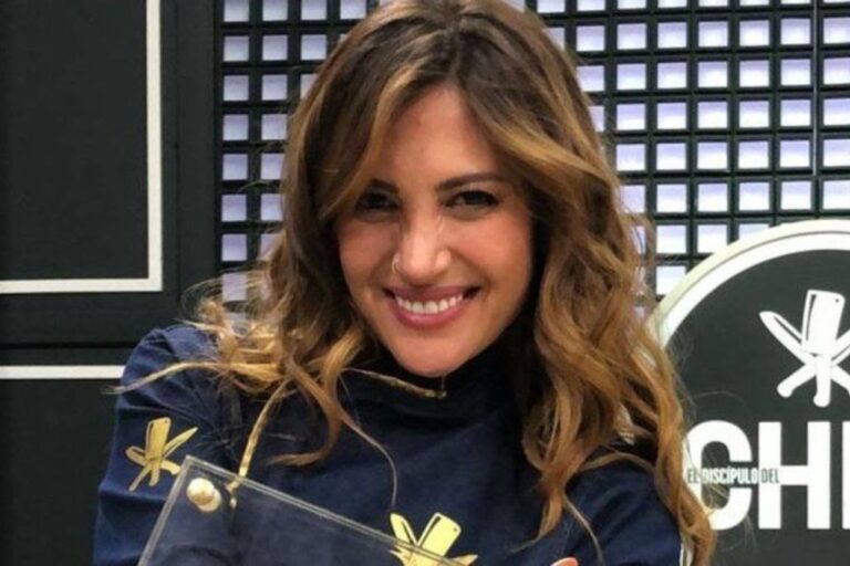 «Averiguando que tengo… Karen Bejarano preocupa a sus seguidores tras publicar fotos desde la clínica