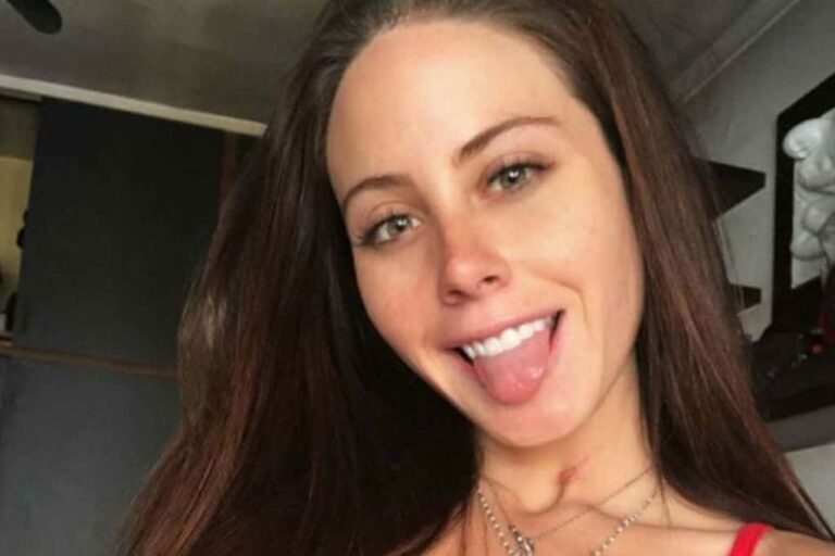 «Distorsionada» Ignacia Michelson fue criticada por exceso de Photoshop en osado bikinazo