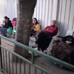 Apoderados duermen en la calle en Viña del Mar y Villa Alemana para matricular a sus hijos en colegios