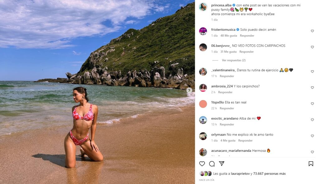 f La cantante conquistó a sus seguidores con las nuevas fotos que compartió de sus vacaciones.