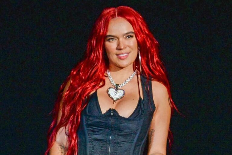 Karol G rechazó darse un beso con Di Mondo en pleno show de Viña 2023