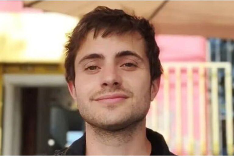 Francisco Dañobeitía compartió románticas postales con su pareja de la vida real