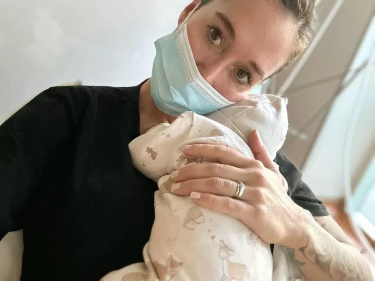 La mañana de este viernes Vale Roth  actualizó el estado de salud de su pequeña Anto