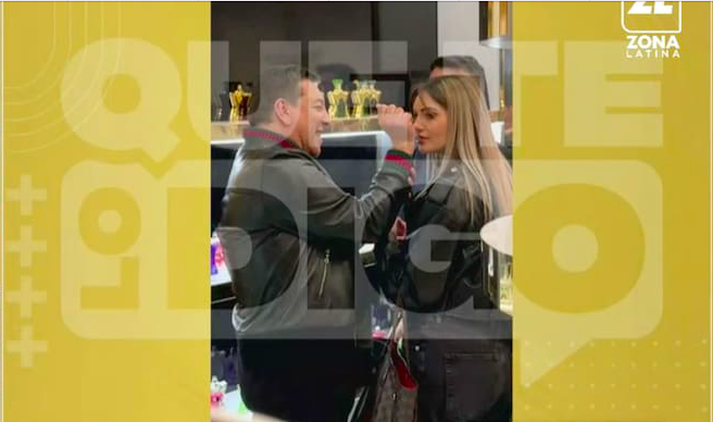 julio cesar y faloon Sandoval comentó que Rodríguez estaría involucrado sentimentalmente con una mujer rubia, lo que desató especulaciones sobre su relación.