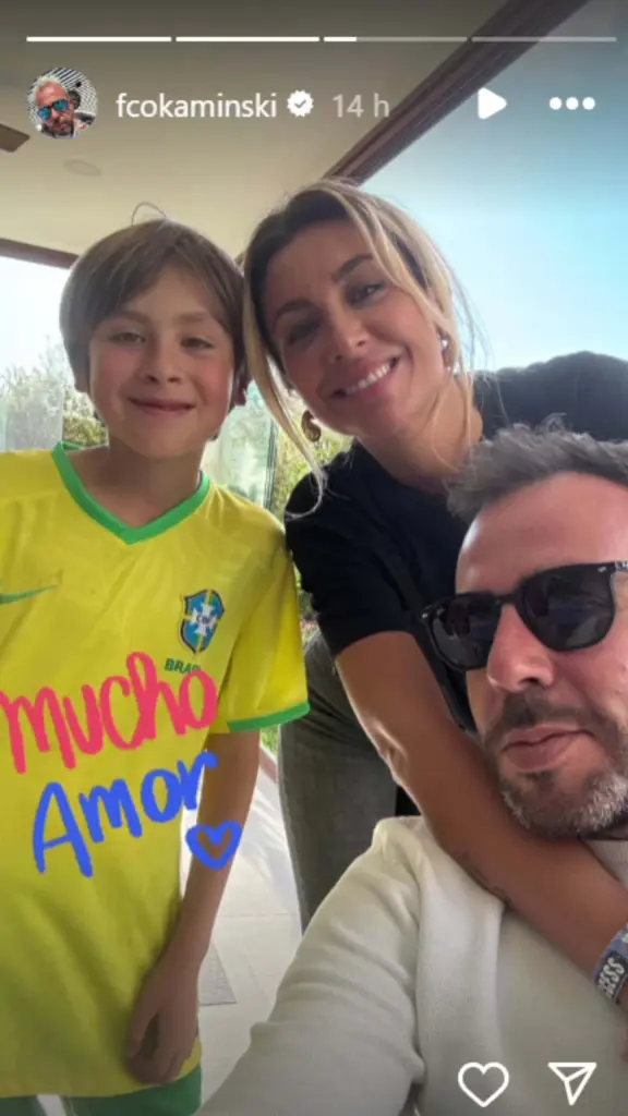 Así vivieron las Fiestas Patrias Camila Andrade y Francisco Kaminski 2 ka2 Después de semanas en Argentina, celebró su salida del encierro acudiendo a la Fonda Doña Rosa, donde disfrutó de la música en vivo, incluyendo las presentaciones de Santa Feria y Los Tres.