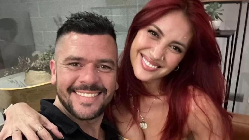 Karen Paola esposo jpg La cantante y ex integrante de Mekano habló por primera vez de la separación temporal que experimentaron, confirmando que estuvieron distanciados por algunos meses, algo que había sido comentado previamente en el podcast Bombastic de Cecilia Gutiérrez.