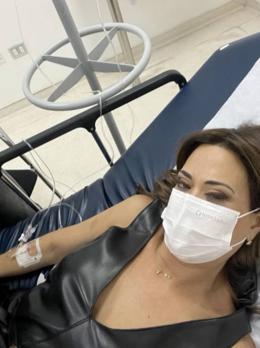 “Tuvo que ir de urgencia” Daniella Campos fue hospitalizada de urgencia y preocupa a sus compañeros por su estado de salud 2 daniella campos internada 515x690 1 Debido a esta situación, la comunicadora no asistió a su trabajo como panelista en el programa “Zona de estrellas”.