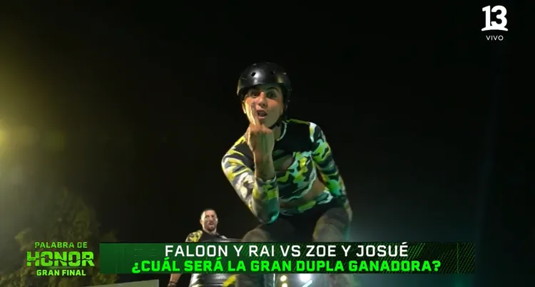 El grosero gesto de Zoe Bayona en la final de Palabra de Honor que no pasó desapercibido entre los seguidores del programa "Está mostrando las uñitas" 2 El grosero gesto de Zoe Bayona en la final de Palabra de Honor se transmitio en vivo por Canal 13 6 Aunque Zoe Bayona y Josué Bernal celebraron con entusiasmo su triunfo en la final de Palabra de Honor, un gesto de la española generó fuertes reacciones en redes sociales durante la transmisión en vivo. La dupla europea logró vencer a los chilenos Raimundo Cerda y Faloon Larraguibel, quedándose con los 25 millones de pesos del premio final.