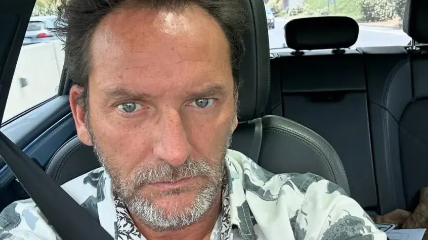 “Todo fue muy rápido”: Daniel Fuenzalida enfrenta doloroso duelo y despide a su hermano “Todo fue muy rápido”: Daniel Fuenzalida enfrenta doloroso duelo y despide a su hermano
