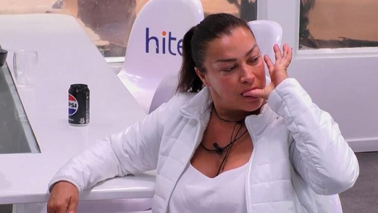 Marlen Olivari quedo en shock al ver íntimo momento entre Disley y Luis Jiménez: "Yo no podría con las cámaras" 4 Marlen Olivari quedo en shock al ver íntimo momento entre Disley y Luis Jiménez: «Yo no podría con las cámaras»