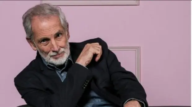 Así fue el emocionante arribo del féretro de Héctor Noguera: hijos y Marcelo Alonso lo llevaron entre aplausos