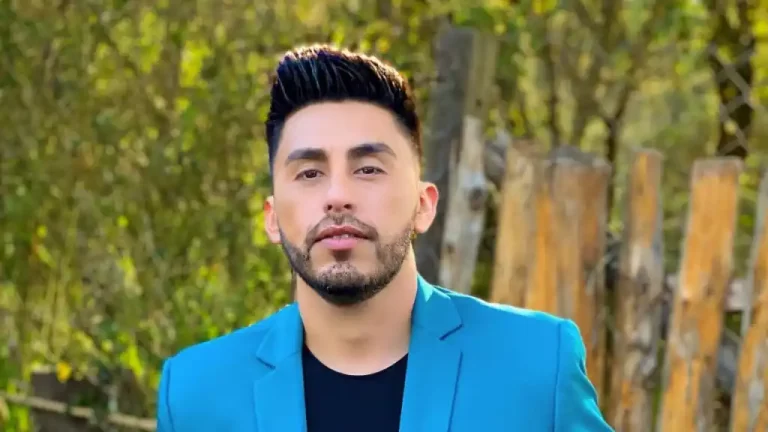 Kanela recibe inesperado y emotivo gesto de su esposa e hijo en el Día del Hombre