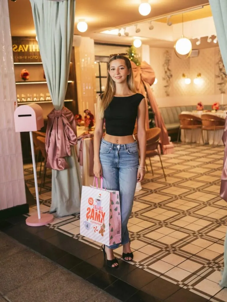El presente de Rosa Mackenna: así es la vida actual de la hija adolescente de Javiera Díaz de Valdés y Pablo Mackenna 2 hija 2 El tiempo pasa rápido y Javiera Díaz de Valdés y Pablo Mackenna lo saben bien. Su hija Rosa Mackenna, fruto de su relación que terminó en 2012, está próxima a cumplir 18 años y comienza a perfilar su propio camino.