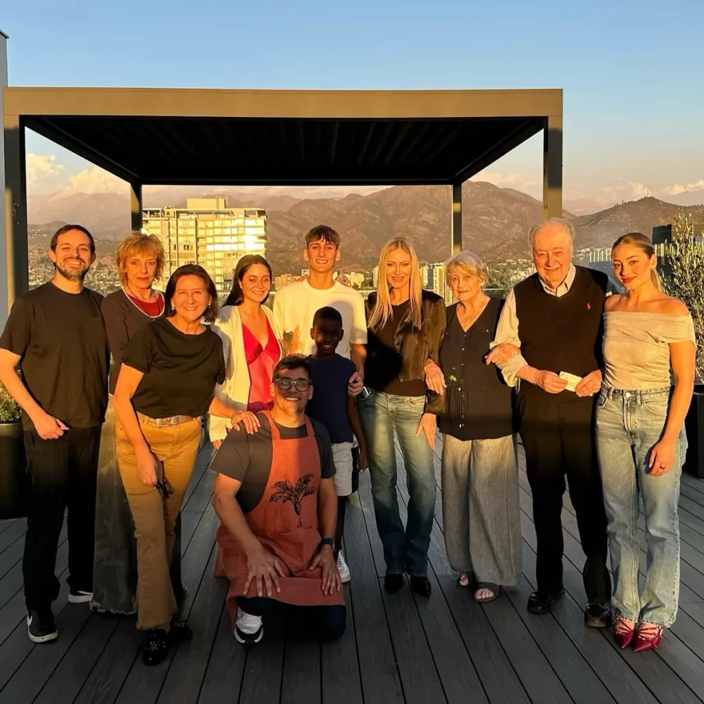 vacarr1 Marcela Vacarezza se mostró tajante frente a las críticas que recibió en redes sociales luego de compartir una fotografía familiar por Navidad, donde aparece junto a su hermana Adriana Vacarezza.