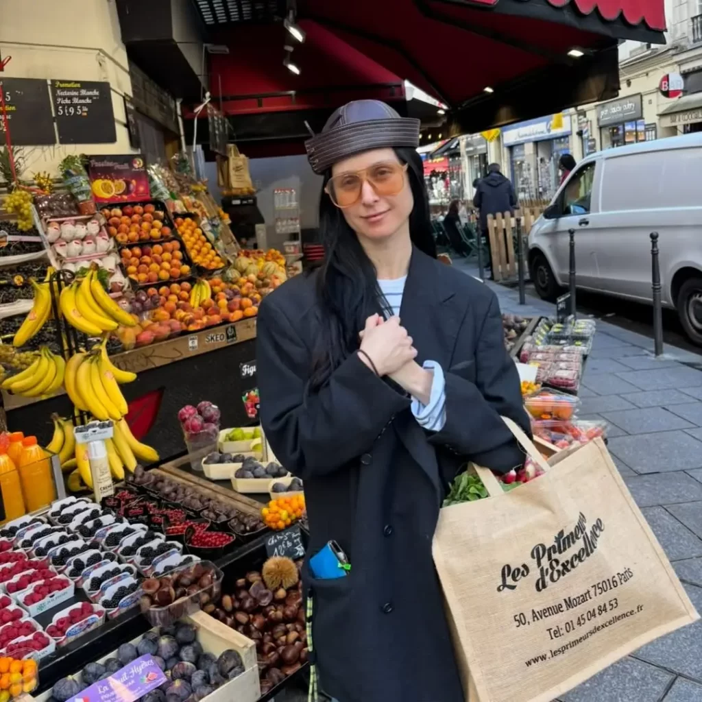 “Me trataste bien, 2025”: Daniel Matamala rompe el silencio y muestra por primera vez su vida familiar con Fran Valenzuela 4 12 Rompiendo con el bajo perfil que siempre ha mantenido sobre su vida privada, Daniel Matamala compartió por primera vez fotos en familia junto a Francisca Valenzuela y su hija Roma, marcando uno de los momentos más comentados del cierre de 2025.