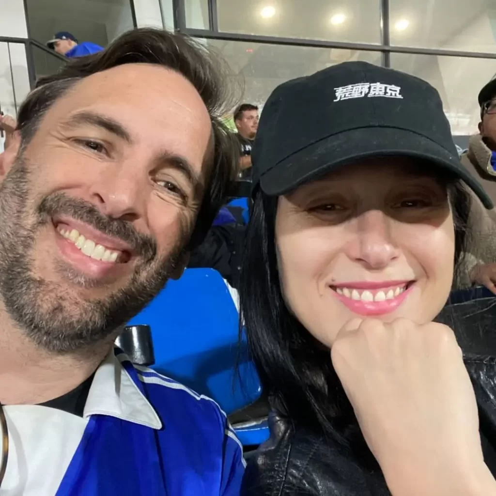 “Me trataste bien, 2025”: Daniel Matamala rompe el silencio y muestra por primera vez su vida familiar con Fran Valenzuela 2 123 Rompiendo con el bajo perfil que siempre ha mantenido sobre su vida privada, Daniel Matamala compartió por primera vez fotos en familia junto a Francisca Valenzuela y su hija Roma, marcando uno de los momentos más comentados del cierre de 2025.