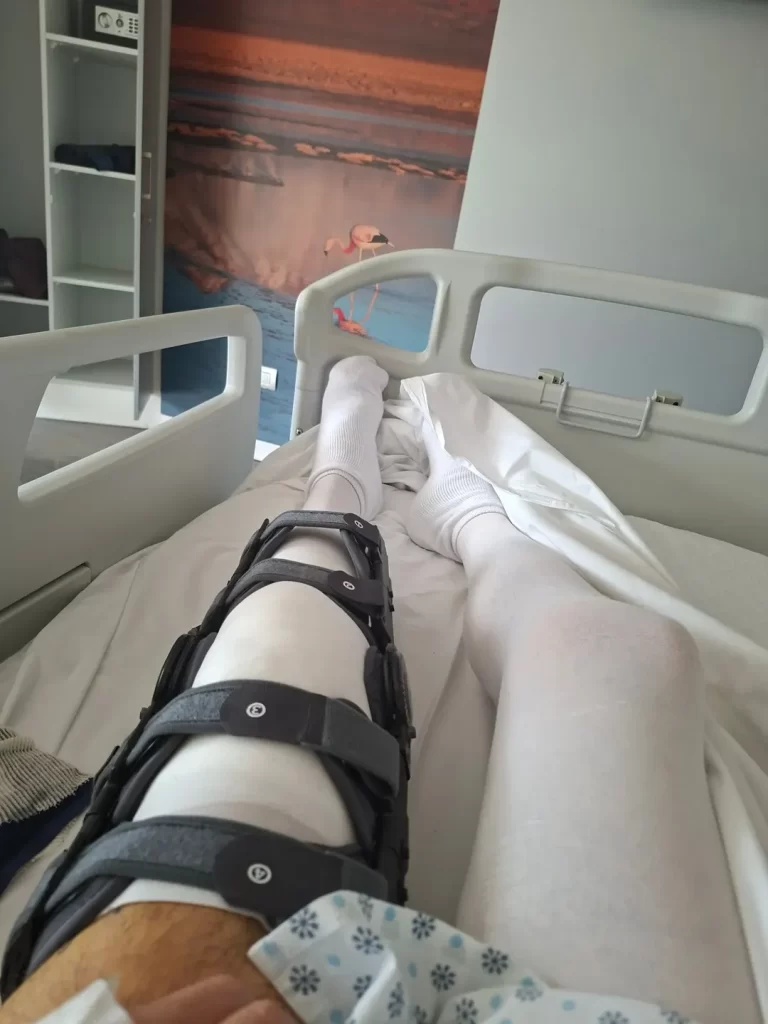 Periodista de TVN debió ser operado tras grave accidente: enfrentará semanas de rehabilitación 3 SaveClip.App 620491145 18552818692039998 6426918812810096408 n Fernando Tapia preocupó a sus seguidores al aparecer desde una clínica y relatar la compleja lesión que sufrió tras una fuerte caída.