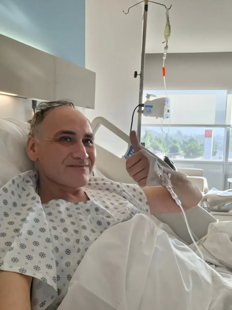 Periodista de TVN debió ser operado tras grave accidente: enfrentará semanas de rehabilitación 2 SaveClip.App 622096691 18552818683039998 6109545716629253660 n Fernando Tapia preocupó a sus seguidores al aparecer desde una clínica y relatar la compleja lesión que sufrió tras una fuerte caída.