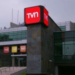 Periodista de TVN debió ser operado tras grave accidente: enfrentará semanas de rehabilitación