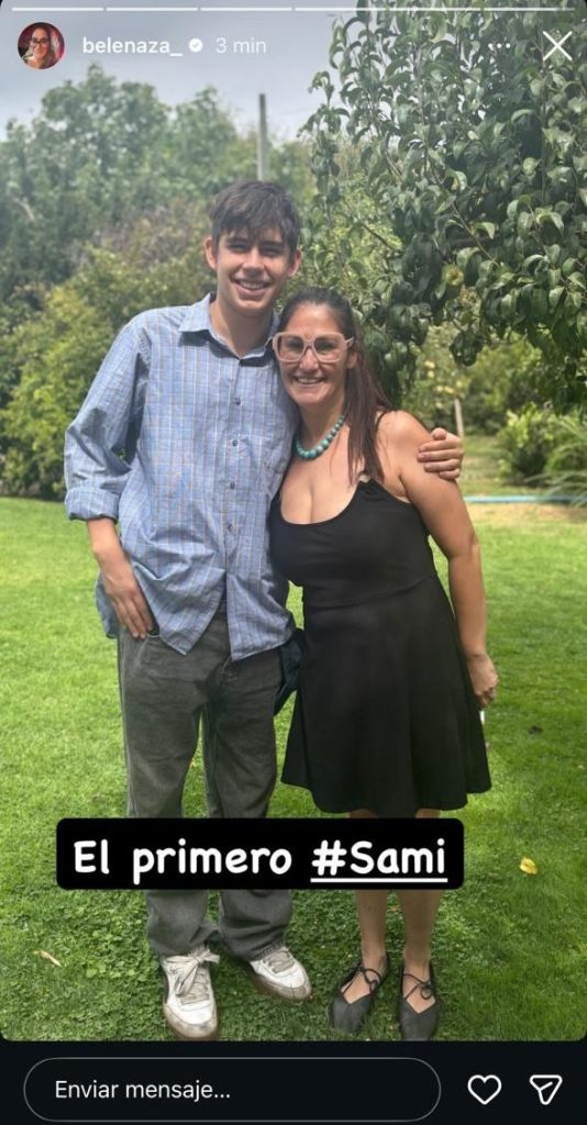Belen Mora IG La actriz y comediante sorprendió en redes sociales al posar junto a su hijo mayor, quien no solo la superó en estatura, sino que también ya se abre camino en el mundo de la actuación.