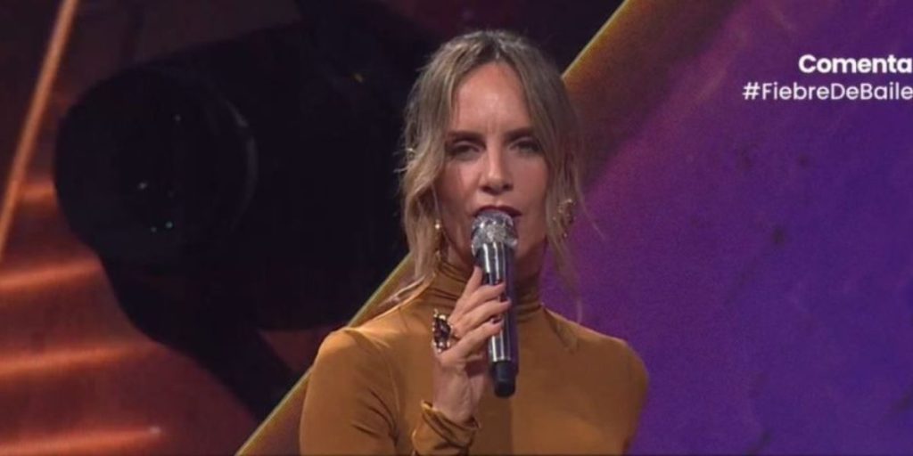 Miniatura web 34 La animadora Diana Bolocco sorprendió al inicio del programa al revelar que una de las concursantes no podría presentarse, generando preocupación entre los seguidores del estelar.