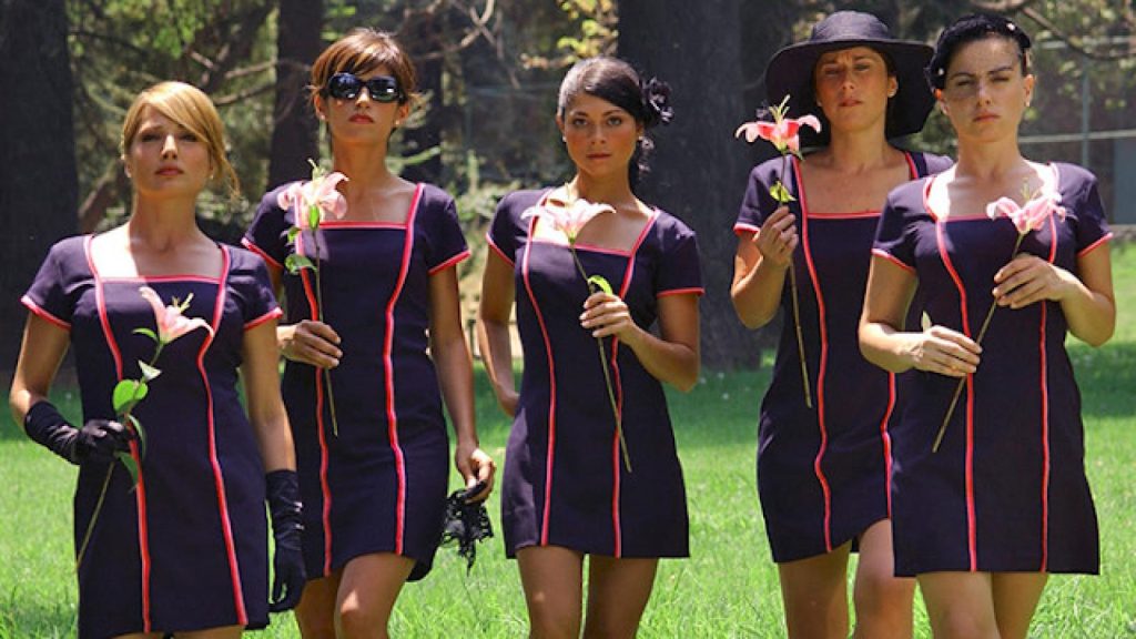 ¡Preocupación total! Reportan complejo estado de salud de querida actriz de "Brujas" 4 brujas regreso 1 La periodista Cecilia Gutiérrez encendió las alarmas tras revelar el difícil momento que atraviesa Elvira López, quien se mantiene alejada de los medios bajo un estricto cuidado familiar.