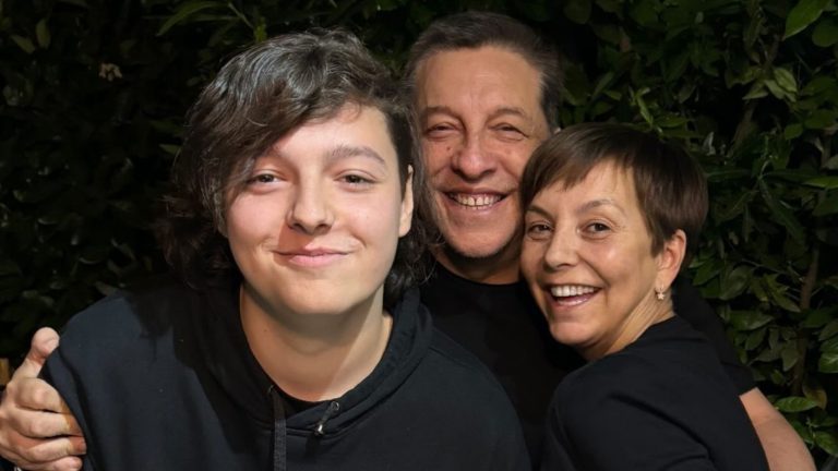 Increíble transformación: El radical cambio físico del hijo de Julio César Rodríguez que divide a sus seguidores