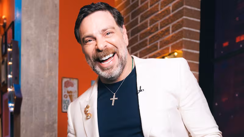 ¿El sueldo más alto de la TV? El millonario plan de CHV para "robarse" a figura clave de Mucho Gusto y dar el golpe de gracia a Mega 2 ¿El sueldo más alto de la TV? El millonario plan de CHV para "robarse" a figura clave de Mucho Gusto y dar el golpe de gracia a Mega