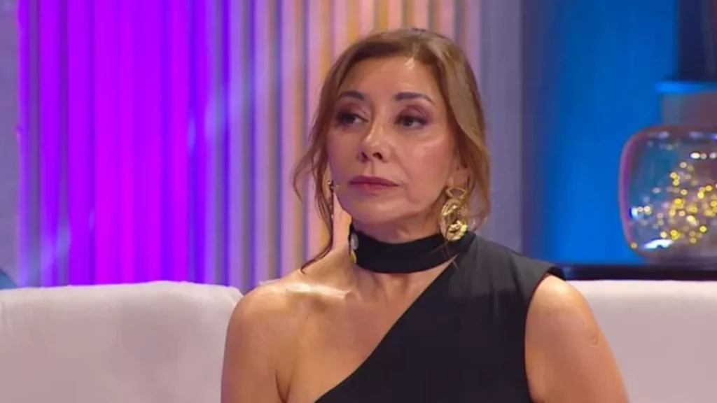 “Me tuve que ir del matinal”: Carmen Gloria Arroyo desclasificó el feroz e histórico conflicto que la alejó de Nacho Gutiérrez 4 carmen gloria arroyo ¡Un secreto a voces de la televisión que por fin sale a la luz con lujo de detalles! La emblemática abogada y figura de la pantalla chica, Carmen Gloria Arroyo, sorprendió a todos tras romper el silencio respecto a la profunda enemistad que la distanció por años del periodista Nacho Gutiérrez.