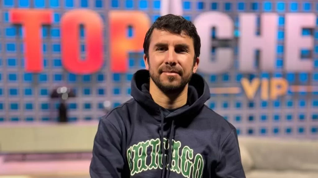 “Yo tenía que volver a Chilevisión”: conocido camarógrafo reveló que quedó sin trabajo tras polémica funa 3 «Yo tenía que volver a Chilevisión, y me quede sin trabajo» Polémico miembro de Chilevisión reveló el calvario tras la funa falsa que lo dejó sin trabajo