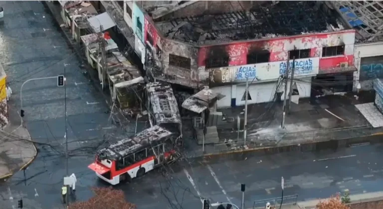 El crudo relató de ciclista que rescató a chofer de bus RED tras fatal colisión en Barrio Franklin  “Me pedía que…”