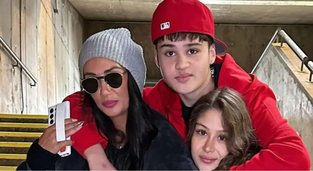Hijo de Pamela Díaz reaparece con sesión profesional y sorprende con renovada imagen