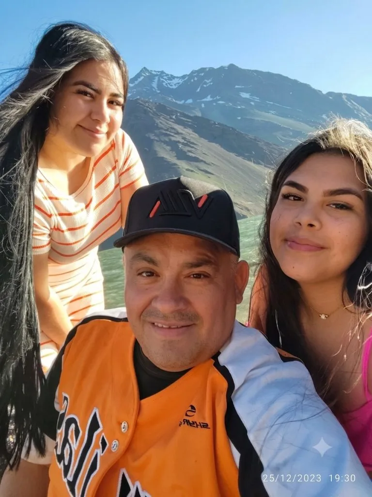 Una recién titulada y una estudiante de cuarto medio: quiénes eran las hermanas fallecidas en colisión con bus RED 2 Una recién titulada y una estudiante de cuarto medio: quiénes eran las hermanas fallecidas en colisión con bus RED