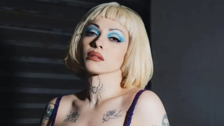 “Uno de los días más tristes de mi vida”:  Mon Laferte confirmó dolorosa pérdida familiar