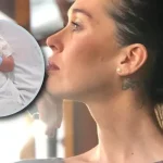 jamas habia tenido fiebre tan alta vale roth revelo el preocupante episodio de salud que afecto a su hija 3 Antonia presentó una temperatura de 40,9 grados y fue evaluada en un centro médico. Según explicó la bailarina, finalmente descartaron neumonía y le informaron que tenía bronquitis.